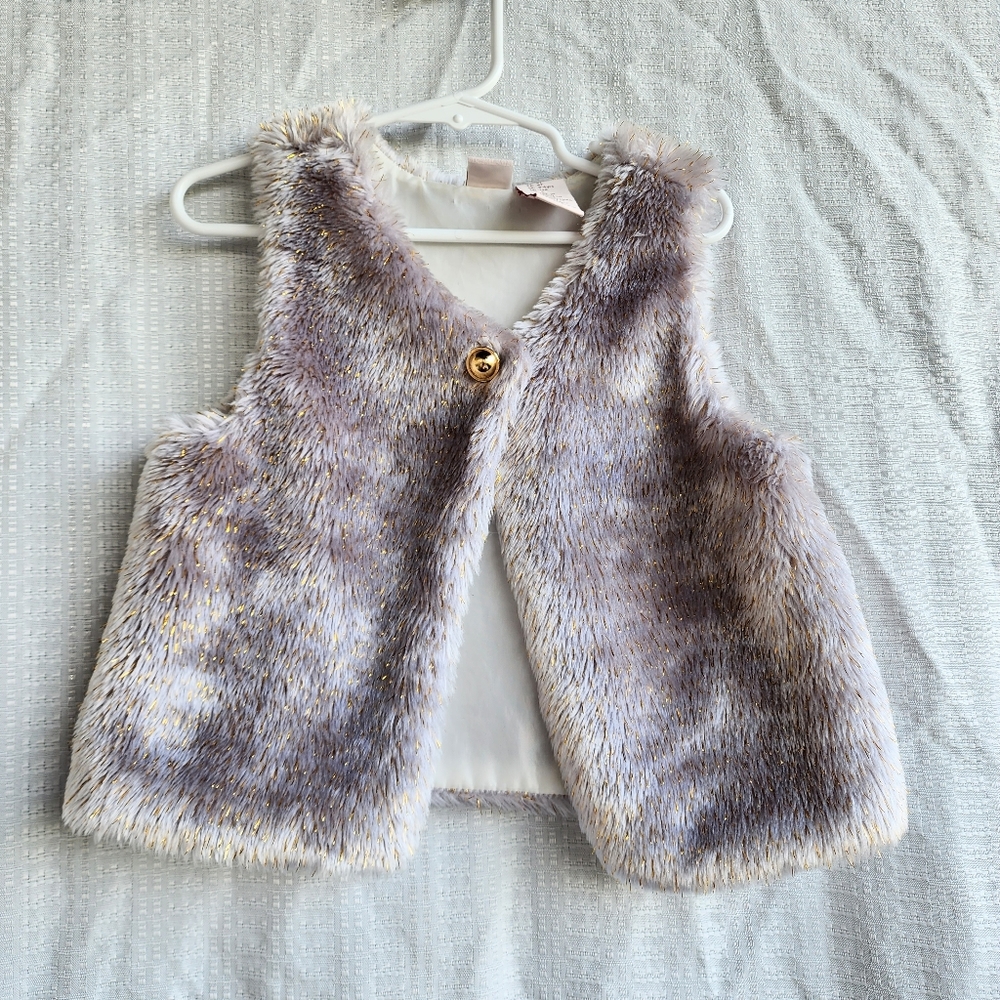 🪼NWOT GREY FAUX FUR VEST WITH GOLD THREADS BY CATHERINE MALANDRINO ~ SIZE 4T